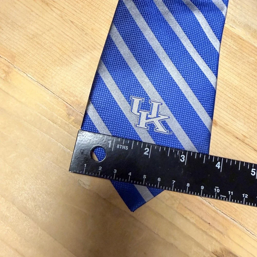Vesi University of Kentucky Wildcats Mens Silk Tie Blue‎ Silver Striped UK Logo